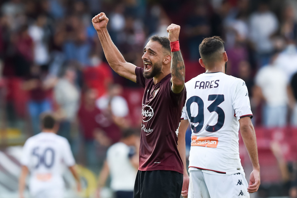  萨勒尼塔纳逼平那不勒斯，保级队顽强表现获赞誉